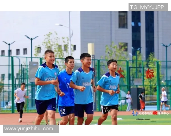 绿茵场上诗意飞扬足球明星与古韵诗句的完美交融